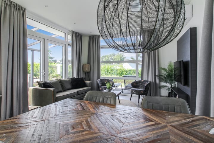 Photo 12 of Loverensestraat 11-29