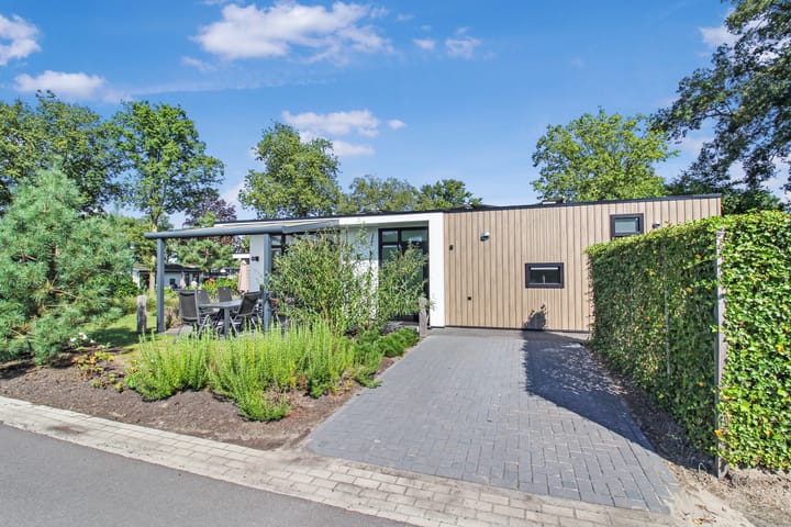 Photo 26 of Loverensestraat 11-29