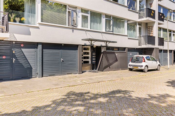 View photo 18 of Jacob van Ruijsdaelstraat 38-A