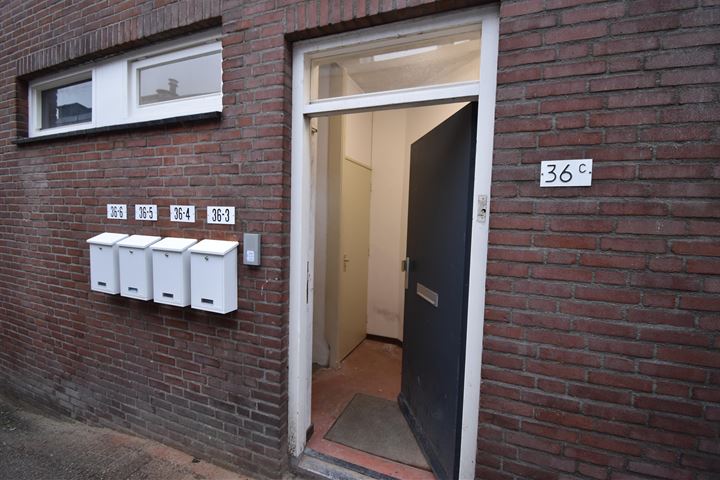 Bekijk foto 2 van Hogestraat 36-4