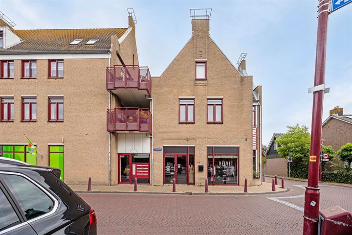 Bekijk foto 3 van Dorpsplein 27