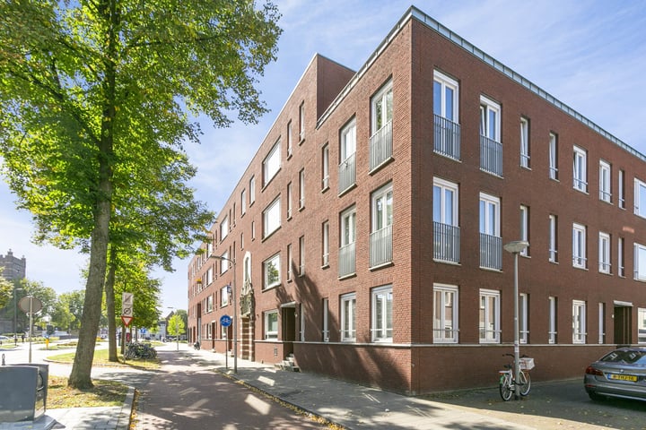 Bekijk foto 1 van Willem Hubertstraat 56