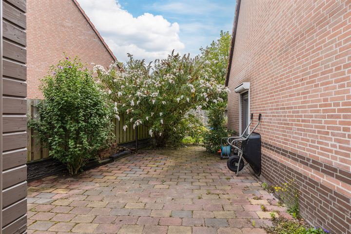 Bekijk foto 34 van Oldebroekstraat 31