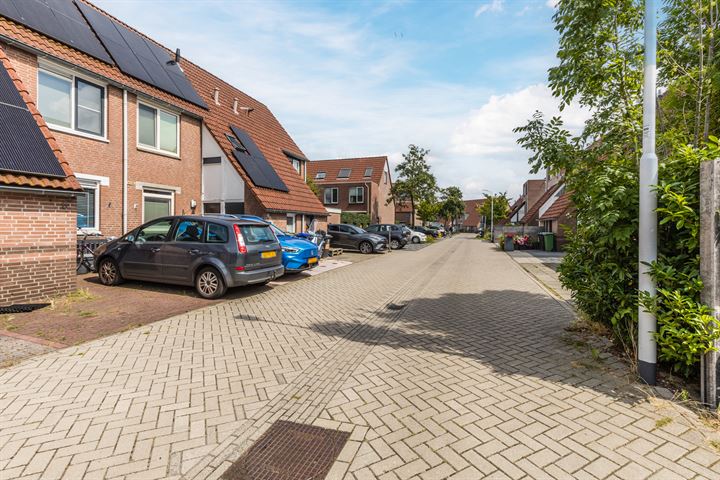 Bekijk foto 35 van Oldebroekstraat 31