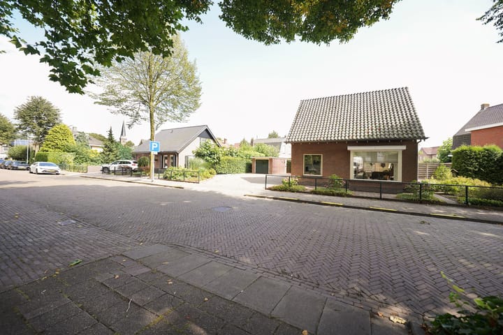 Foto 2 van Burgemeester van Oordtstraat 25