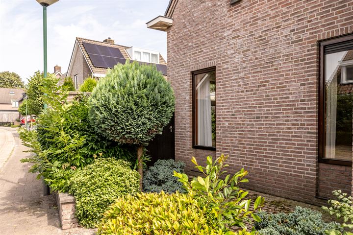 Bekijk foto 39 van Kapelstraat 38