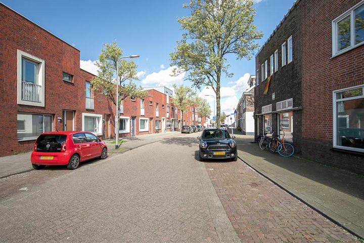 Bekijk foto 30 van Veestraat 108