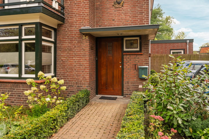 Bekijk foto 11 van Burg.Woltersstraat 34