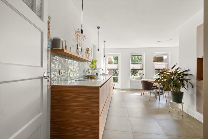 Foto 24 van Burg.Woltersstraat 34