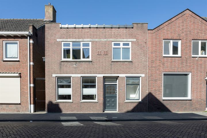 View photo 1 of Kerkstraat 30