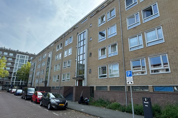 Bekijk foto 3 van Leenhofstraat 11-3