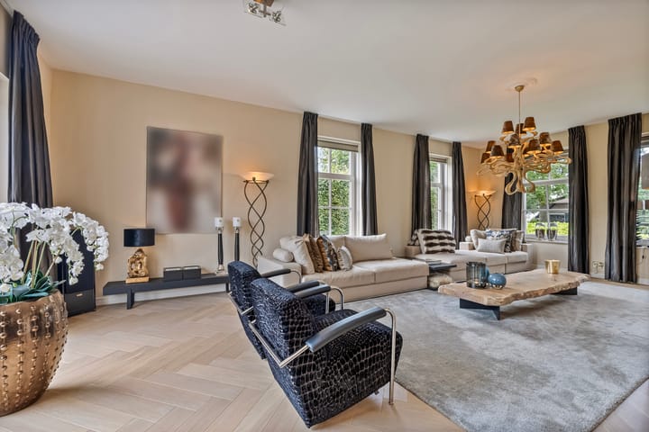 Photo 8 of Hoevenseweg 1-A