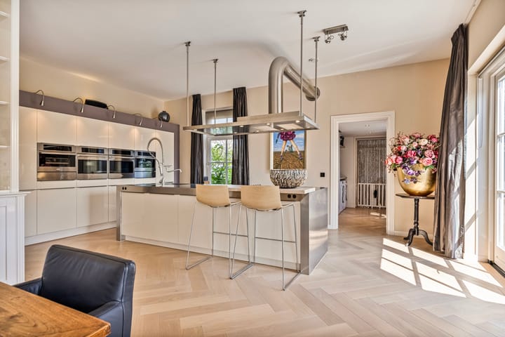 Photo 14 of Hoevenseweg 1-A