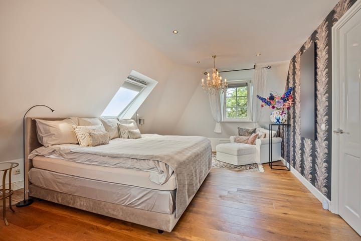 Photo 35 of Hoevenseweg 1-A