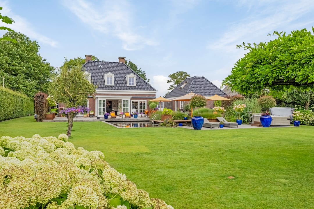 Foto 56 van Hoevenseweg 1-A