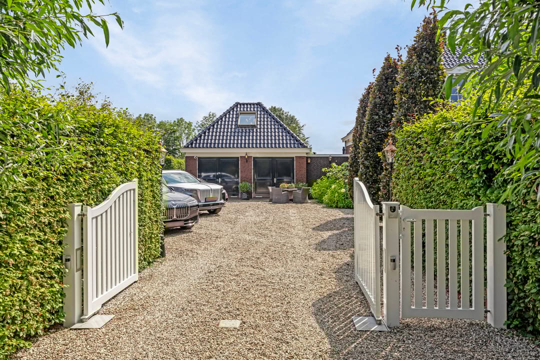 Foto 67 van Hoevenseweg 1-A