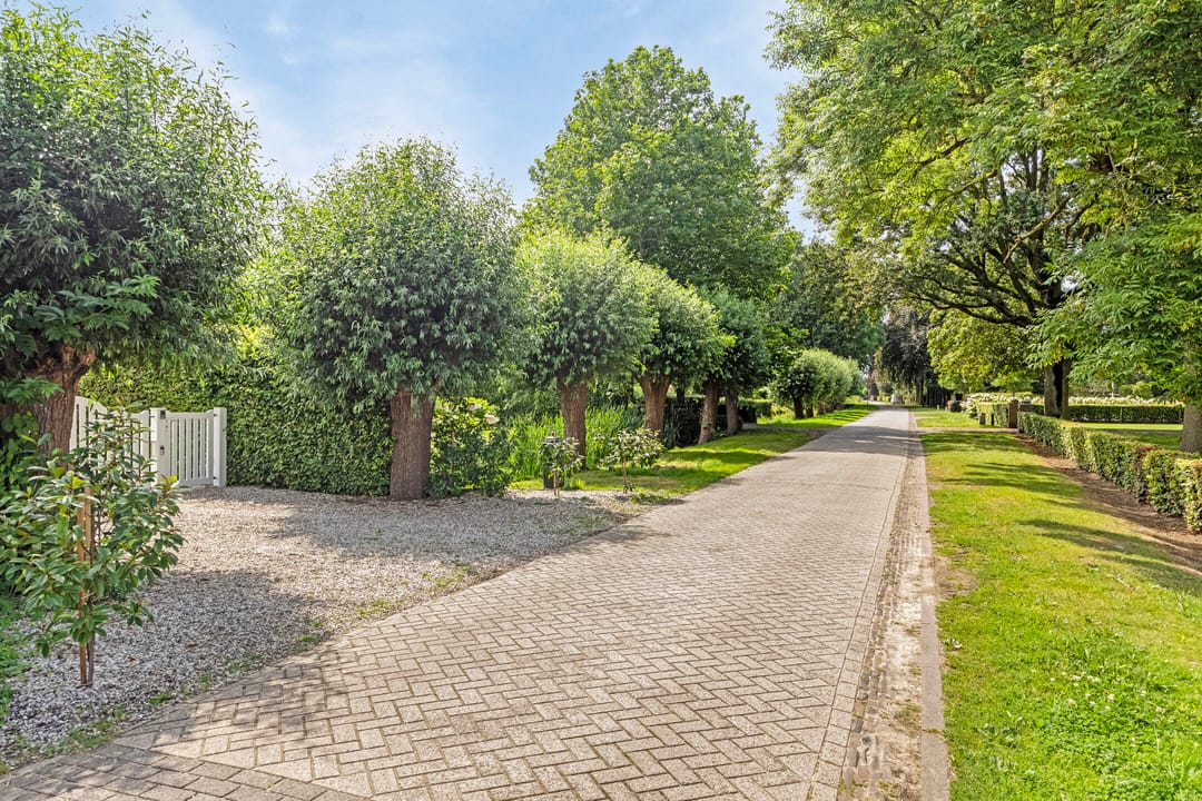 Foto 68 van Hoevenseweg 1-A