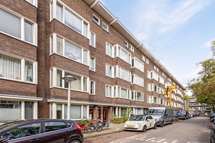 Bekijk foto 1 van Esmoreitstraat 41-2