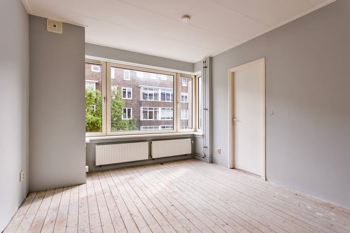 Bekijk foto 3 van Esmoreitstraat 41-2