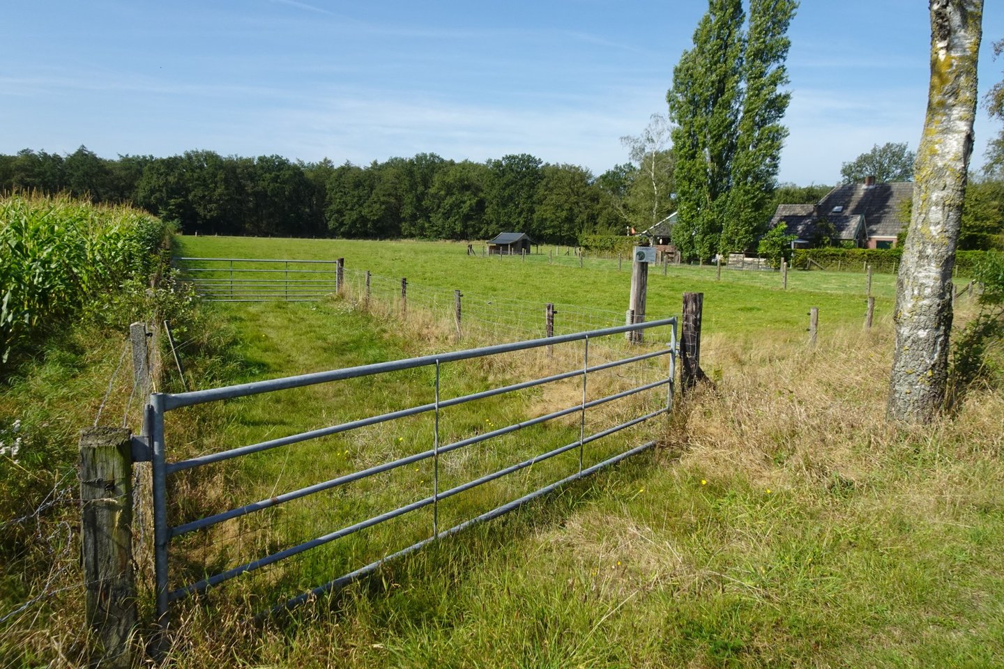 Bekijk foto 2 van Vagevuursweg 2-nabij