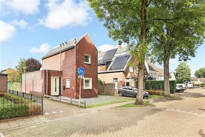 Photo 1 of Arbeidstraat 35
