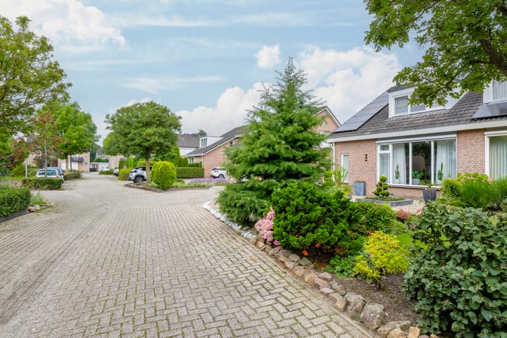 Photo 42 of Perzikstraat 17