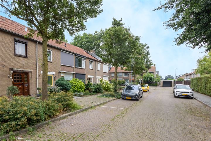 Bekijk foto 42 van Spechtstraat 8