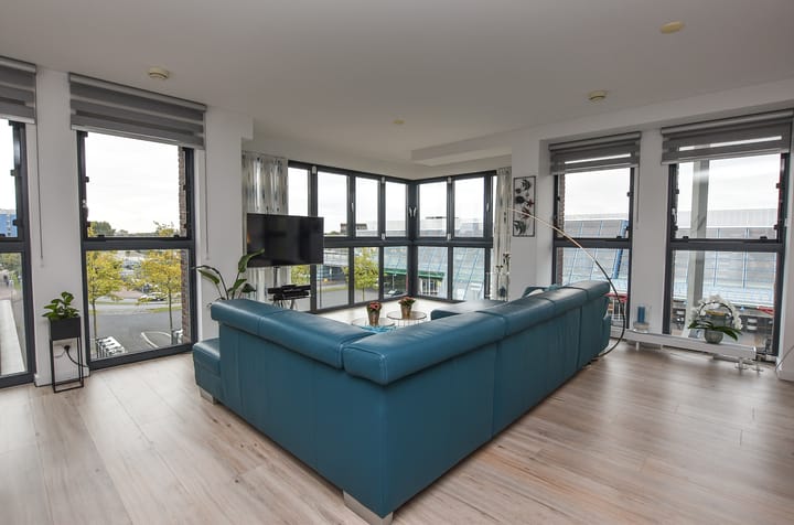 Foto 3 van Stationsplein 79