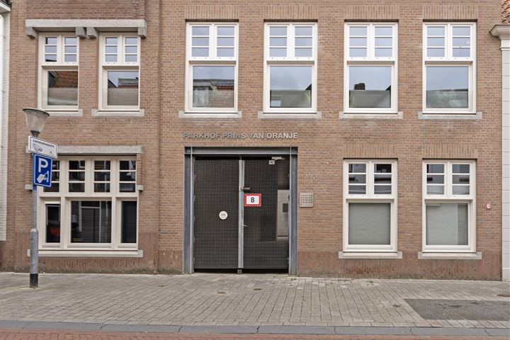 Bekijk foto 3 van Nieuwstraat 8-05