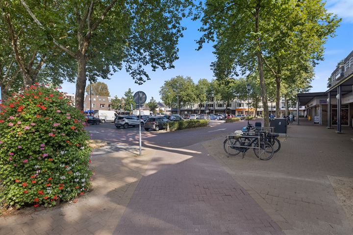 Bekijk foto 31 van Moleneindplein 200