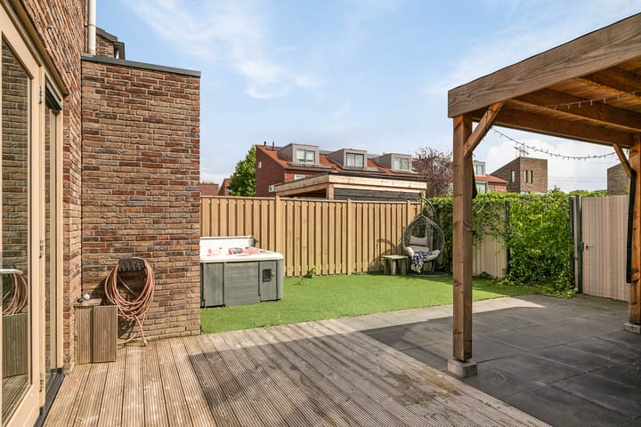 Foto 24 van André Franquinweg 32