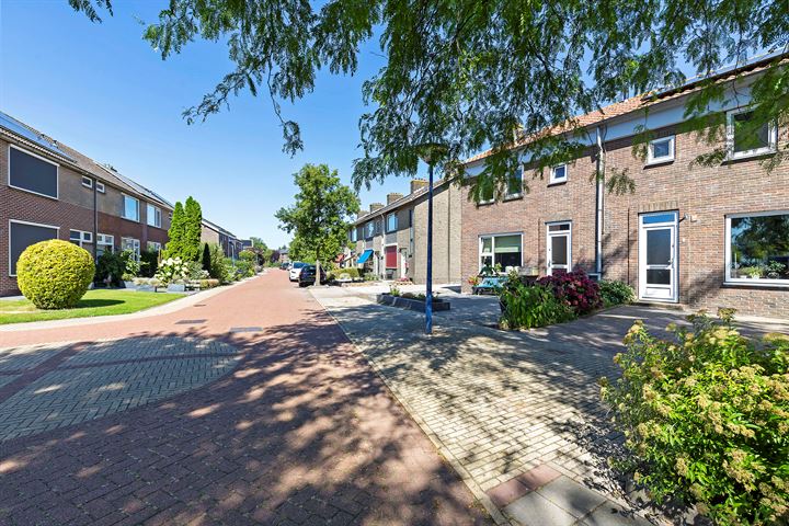 Bekijk foto 4 van Menso Poppiusstraat 4