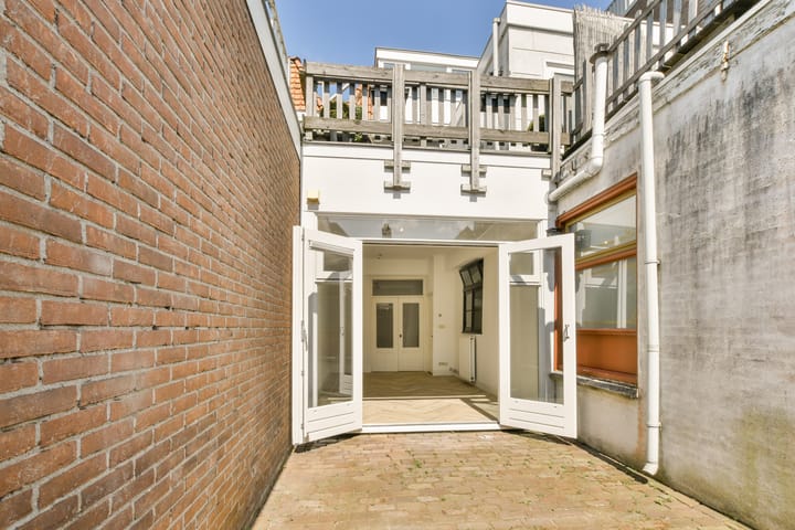 Photo 6 of Zeestraat 60-A