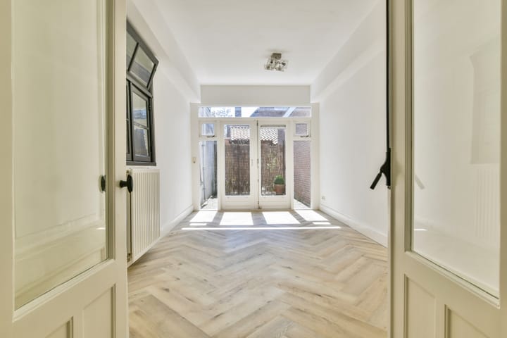 Photo 9 of Zeestraat 60-A