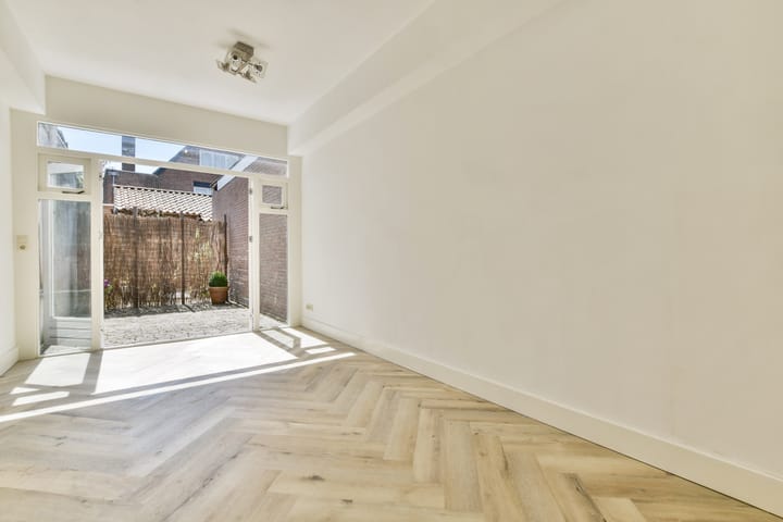 Photo 11 of Zeestraat 60-A