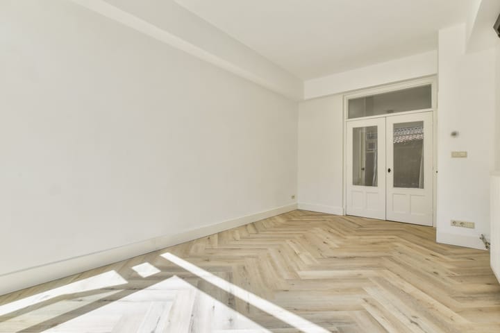 Photo 12 of Zeestraat 60-A