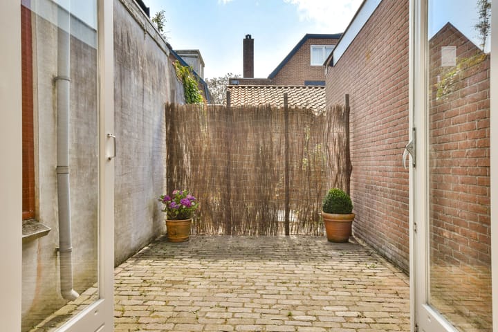 Photo 16 of Zeestraat 60-A