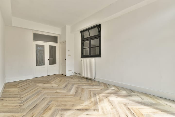 Photo 13 of Zeestraat 60-A