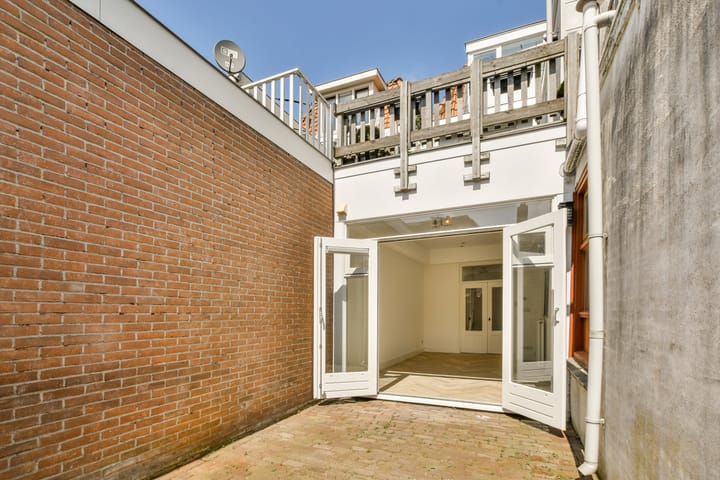 Photo 17 of Zeestraat 60-A