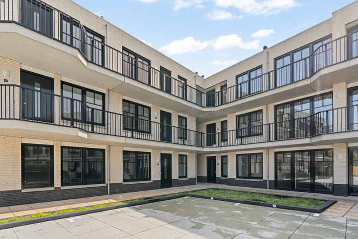 Foto 2 van Jan van Henegouwenweg 39