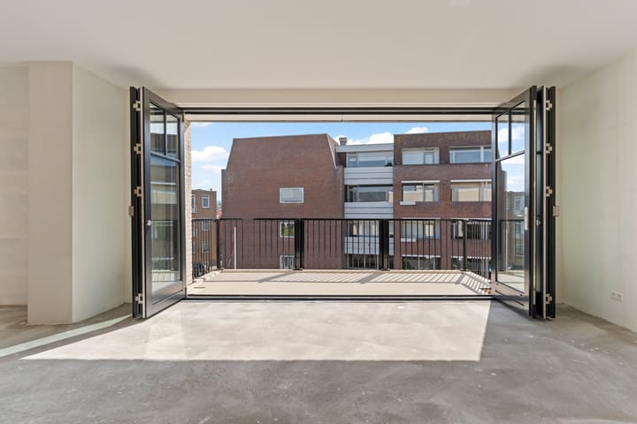 Photo 10 of Jan van Henegouwenweg 37