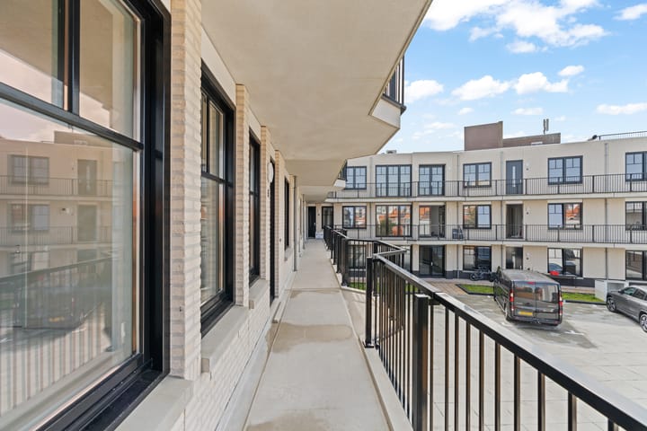 Foto 7 van Jan van Henegouwenweg 39