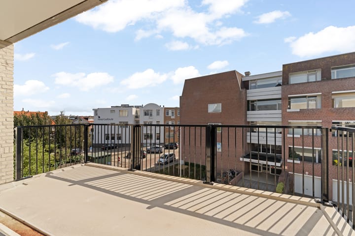 Photo 13 of Jan van Henegouwenweg 37