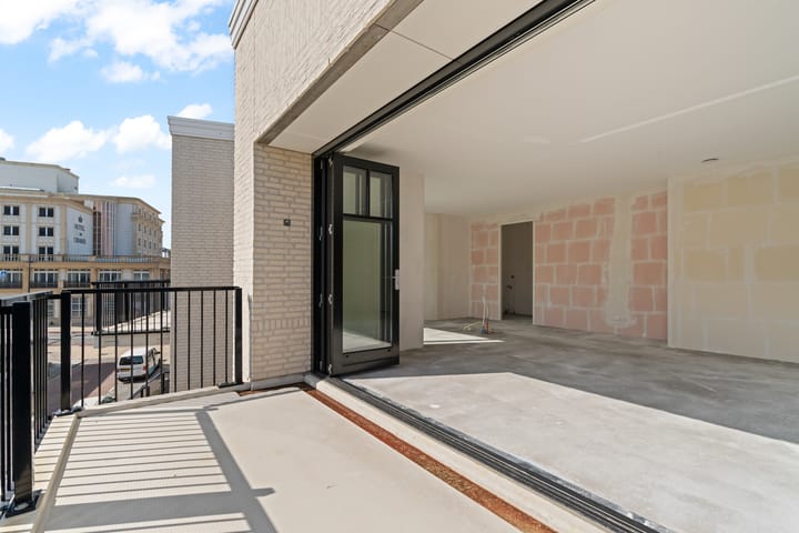 Photo 14 of Jan van Henegouwenweg 37