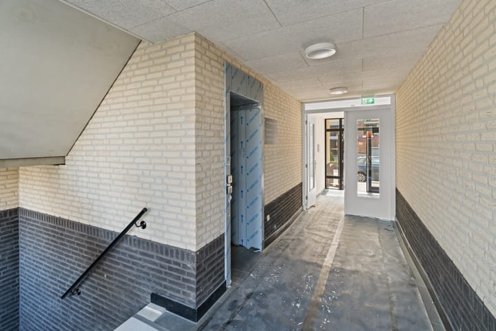 Photo 28 of Jan van Henegouwenweg 37