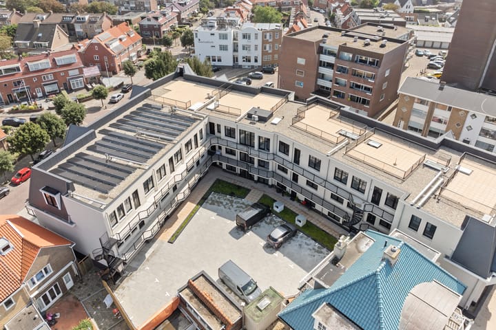 Photo 30 of Jan van Henegouwenweg 37