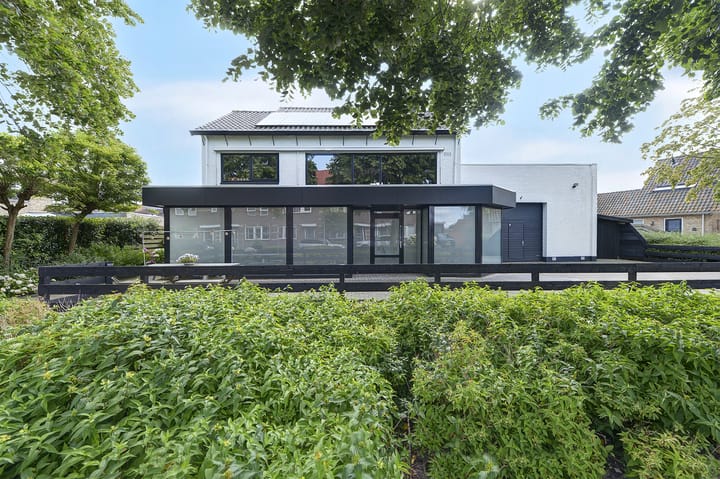 Foto 1 van Juliana van Stolbergstraat 52