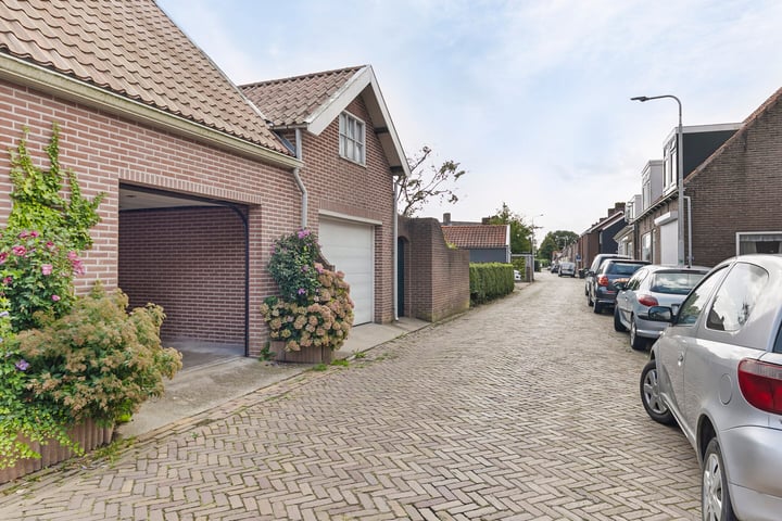 View photo 27 of Kerkstraat 14