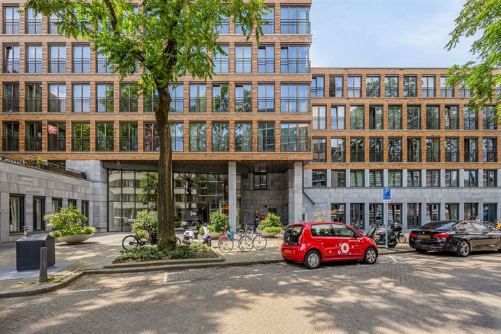 Bekijk foto 30 van Van Vollenhovenstraat 3-331