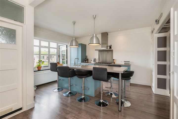 View photo of Van Hogendorpstraat 75